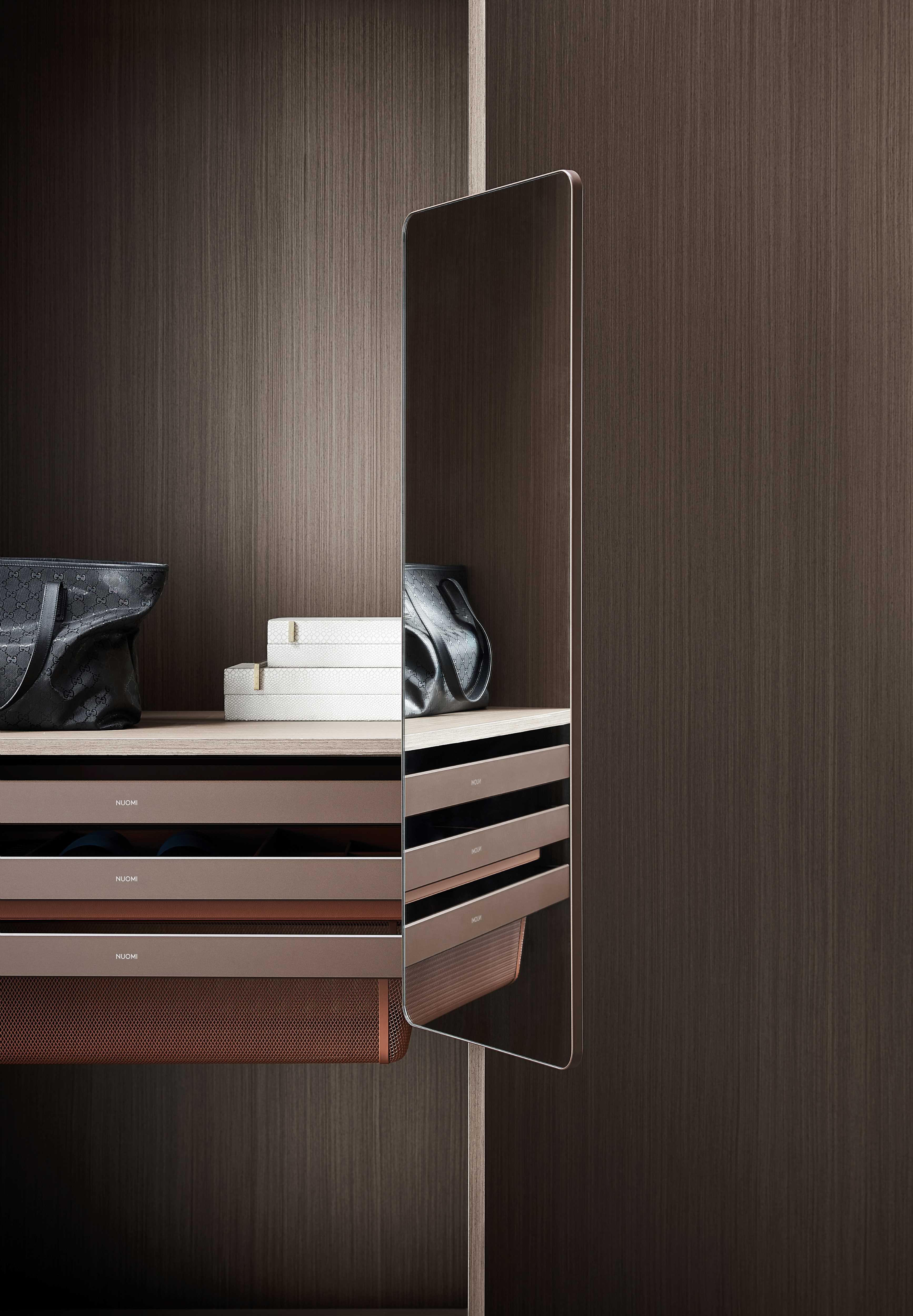 Ralphie Rotating Mirror R